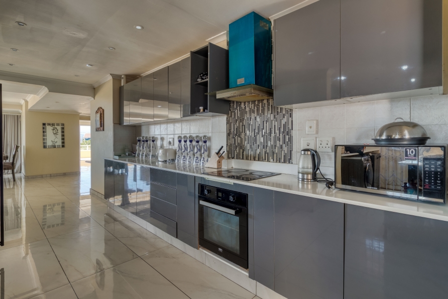 4 Bedroom Property for Sale in Mountainside Western Cape